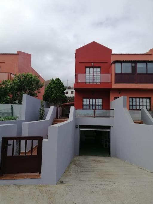 Idílico adosado en El Mocanal Exterior foto